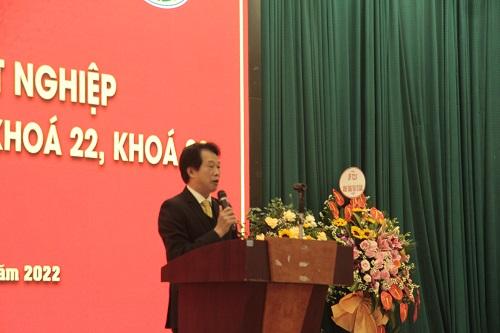 Trường Đại học Kinh doanh và Công nghệ Hà Nội trao bằng tốt nghiệp cho ...